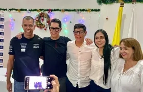 El senador Pedro Flórez acompañando la inscripción de Jaime Santamaría.