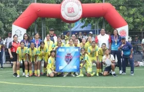 El club KP, campeón de la categoría 2011 femenina. 