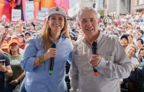 Paloma Valencia y Álvaro Uribe