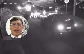 Momento del intento de atraco a Álvaro Hernán Prada. 