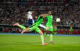 El gol del empate de Junior marcado por Joel Canchimbo, quien ingresó para el segundo tiempo.