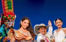Adolfo Maury, Rey Momo; Michelle Char, Reina del Carnaval, y Reyes Infantiles, Joshua Ortiz y Sharon Acosta. 