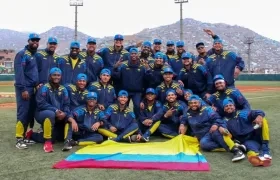 Selección Colombia de béisbol tras conquistar la medalla de oro. 