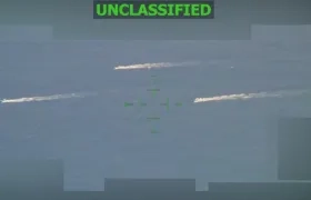 Las tres lanchas en el mar y detectadas por Estados Unidos. 