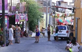 Personas salieron a la calle en Acapulco.