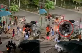 Momento de la agresión a vigilante en Caribe Verde. 