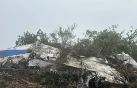 Parte del avión accidentado. 