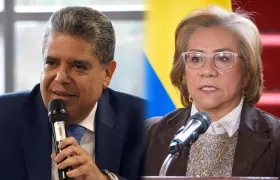 El contralor Carlos Hernán Rodríguez y la canciller Rosa Villavicencio.