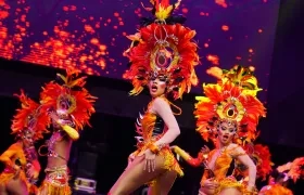 Se presentaron más de cien comparsas tanto de fantasía, como de tradición popular. 