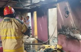 La vivienda tuvo pérdida total tras el incendio. 