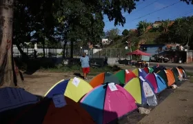carpas de familiares de presos políticos frente al centro penitenciario Rodeo I, en Zamora, estado de Miranda.