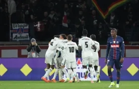 La celebración de los jugadores del París FC.