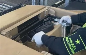 La mercancía, proveniente de Miami con destino a Cali, estaba camuflada dentro de un asador metálico.