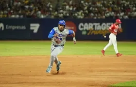 Carlos Arroyo anotó la primera carrera de Caimanes en el juego. 