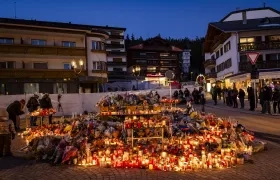 Velatón en homenaje a las víctimas del incendio.