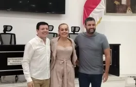 Leydy Mojica Peña, Contralora departamental (centro).