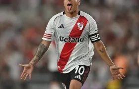 Juan Fernando Quintero celebra uno de sus goles ante Gimnasia y Esgrima. 