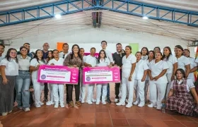 Ministro de Educación, Daniel Rojas, entrega recursos en Malambo para el PAE.