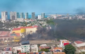 Columnas de humo tras reacciones violentas por el abatimiento de Nemesio Rubén Oseguera Cervantes, alias 'El Mencho'.