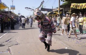 Desde Pital de Megua, el 'Burro Corcoveón' desfilando en la Batalla de Flores