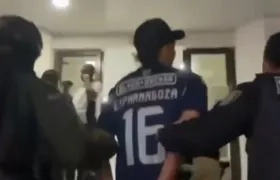 Capturado con notificación roja de Interpol. 