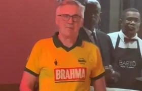 Carlo Ancelotti en el Carnaval de Salvador, Brasil.