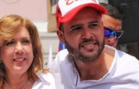 Clara Luz Roldán y su hijo Jairo Prado.