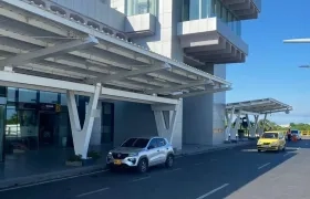 Fachada del Aeropuerto Internacional Ernesto Cortissoz de Barranquilla.
