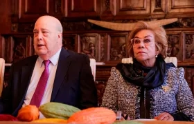 El embajador de Colombia en Estados Unidos, Daniel García-Peña, y el canciller Rosa Villavicencio.