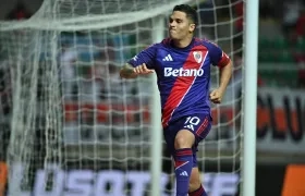 Juan Fernando Quintero celebrando su gol.