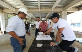 Alcalde Char durante la inspección de las obras. 