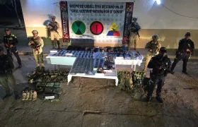 Material de guerra incautado.