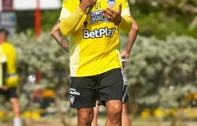 El uruguayo Alfredo Arias, técnico del Junior. 