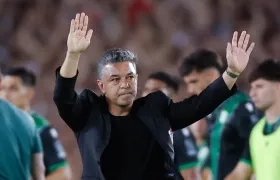 Marcelo Gallardo cuando era ovacionado por los hinchas de River Plate.