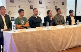 Dirigentes de la Liga de Pádel del Atlántico y la Federación Colombiana de Pádel.