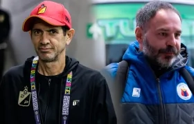 Arturo Reyes, técnico del Pereira, y Jonathan Risueño, entrenador del Pasto.