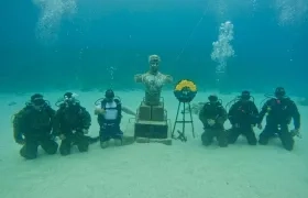 Ofrenda floral al Almirante José Prudencio Padilla, en San Andrés