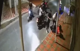 Momento del violento atraco.