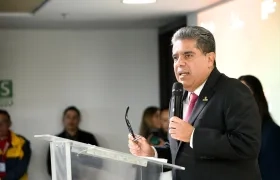 La Contraloría General de la República, Carlos Hernán Rodríguez.