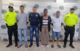 Cuatro de los cinco capturados por parte de la Dijin de la Policía.  