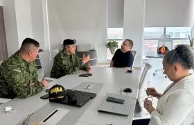 Reunión con el Comandante del Gaula Militar y funcionarios del Distrito. 
