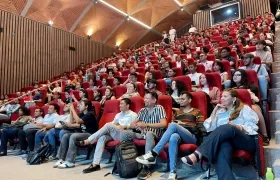 Los estudiantes que inician clases.