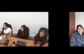 El juez Hugo Carbonó y el acusado Nicolás Petro en la audiencia de este jueves. 