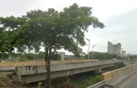 Cerca de este puente fue encontrado el cuerpo del hombre. 