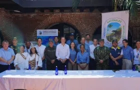 Autoridades y comunidad del Parque Nacional Natural Tayrona. 