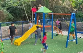 Los niños ya disfrutan del parque.