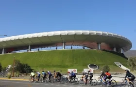 Parte exterior del estadio Akron de Guadalajara, sede del segundo partido de Colombia.