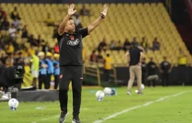 El venezolano César Farías, técnico del Barcelona de Guayaquil. 