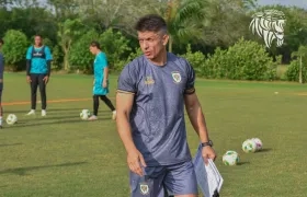 Gustavo Florentín solo dirigió seis partidos en Jaguares. 