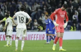La decepción de Thibaut Courtois y Álvaro Carreras tras la derrota ante el Getafe. 